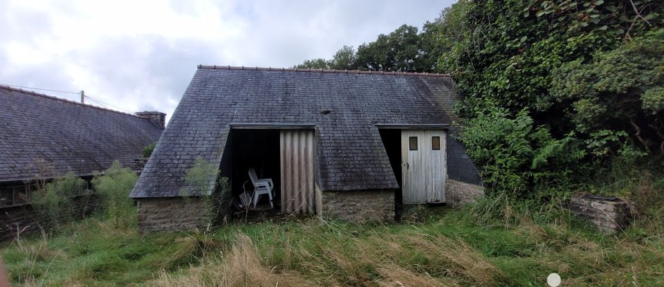 Longère 6 pièces de 110 m² à Coray (29370)