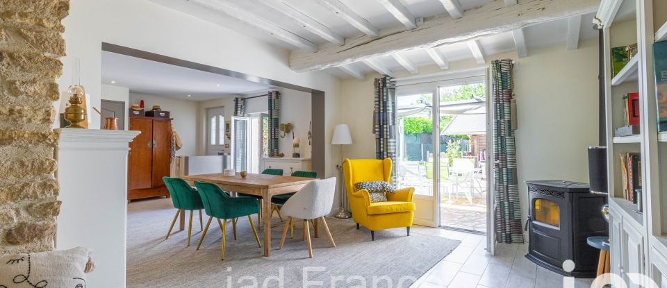 Maison 8 pièces de 220 m² à Mézières-sur-Seine (78970)