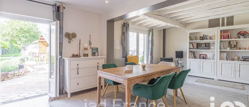 Maison 8 pièces de 220 m² à Mézières-sur-Seine (78970)