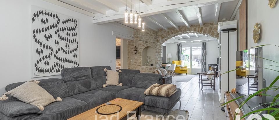 Maison 8 pièces de 220 m² à Mézières-sur-Seine (78970)