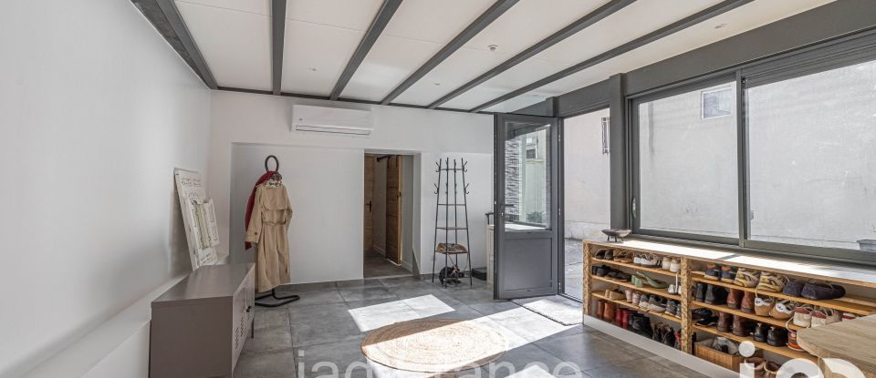 Maison 8 pièces de 220 m² à Mézières-sur-Seine (78970)