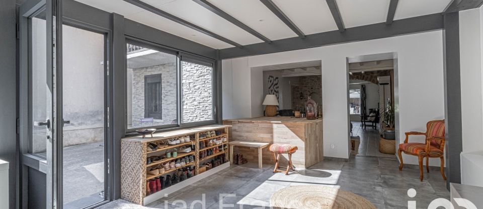 Maison 8 pièces de 220 m² à Mézières-sur-Seine (78970)