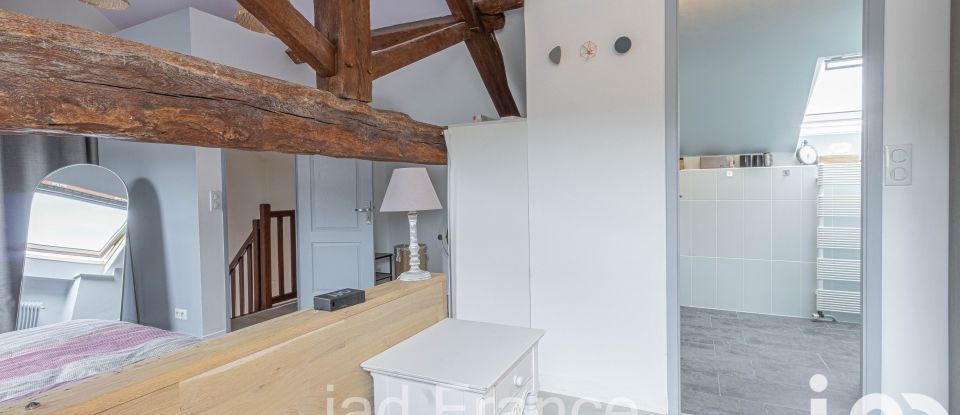 Maison 8 pièces de 220 m² à Mézières-sur-Seine (78970)