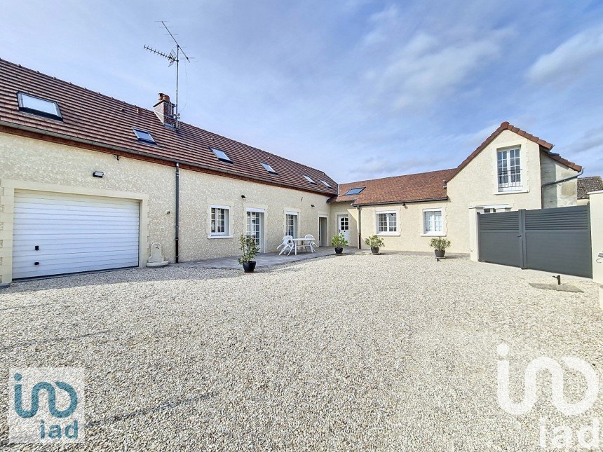 Longere 7 rooms of 178 m² in Ormoy (89400)