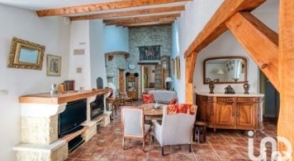 House 15 rooms of 220 m² in Tonnay-Charente (17430)