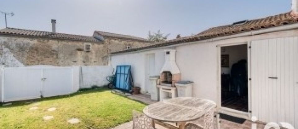 Maison 15 pièces de 220 m² à Tonnay-Charente (17430)