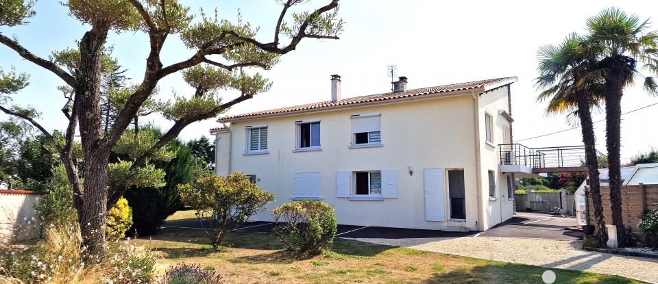 Maison d’architecte 10 pièces de 195 m² à Bourcefranc-le-Chapus (17560)