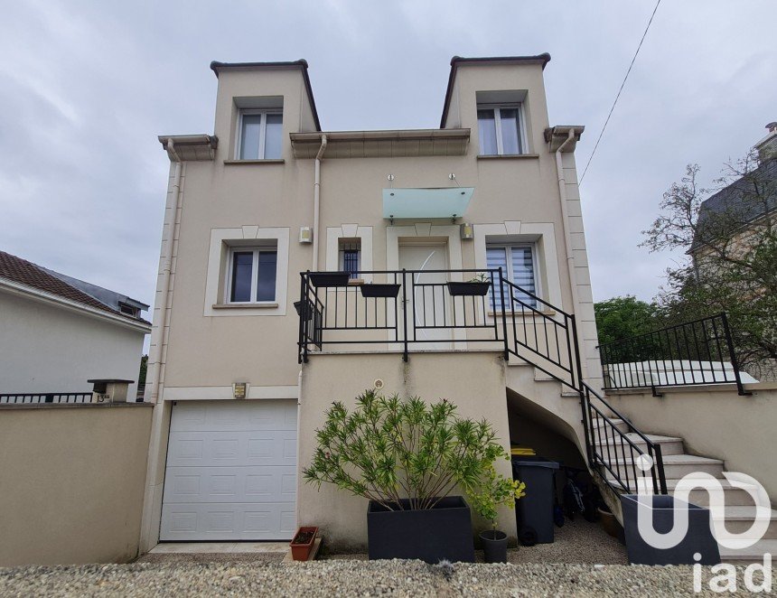 Maison traditionnelle 5 pièces de 98 m² à Villeneuve-le-Roi (94290)