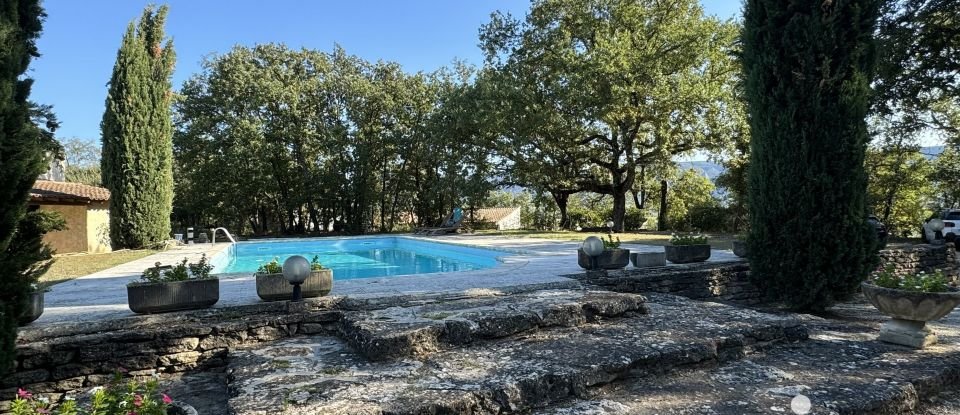 House 6 rooms of 216 m² in Cabrières-d'Avignon (84220)