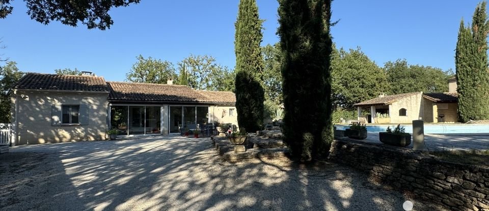 House 6 rooms of 216 m² in Cabrières-d'Avignon (84220)