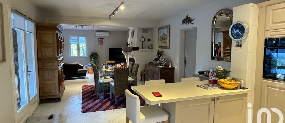 House 6 rooms of 216 m² in Cabrières-d'Avignon (84220)