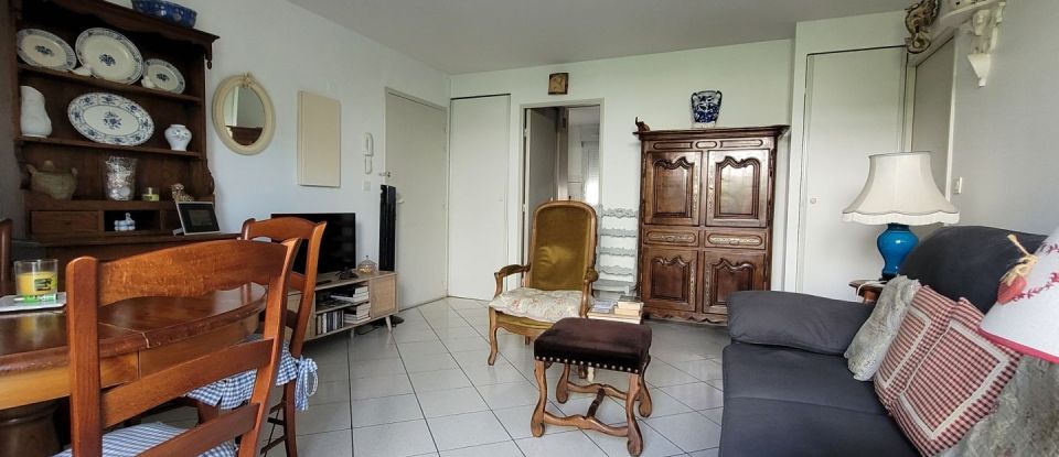 Apartment 3 rooms of 64 m² in La Rochelle (17000)