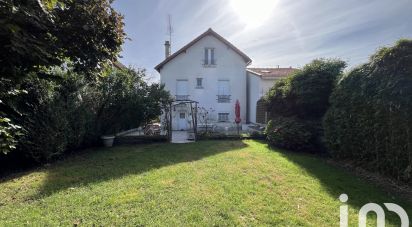 Traditional house 5 rooms of 101 m² in Montfermeil (93370)