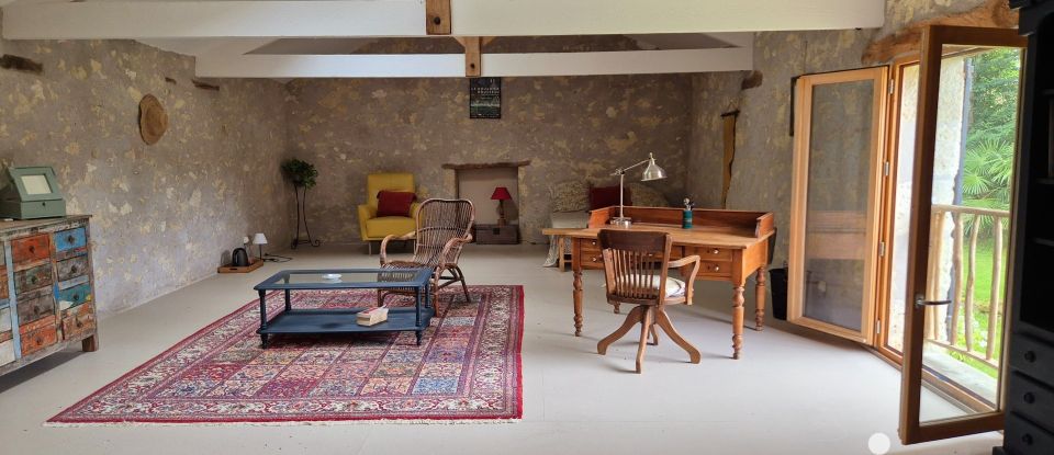 Country house 5 rooms of 158 m² in Pergain-Taillac (32700)