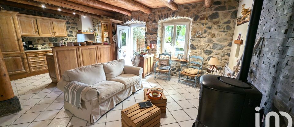 Maison de campagne 4 pièces de 115 m² à Vorey (43800)