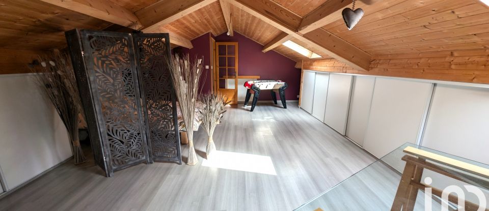 Maison de campagne 4 pièces de 115 m² à Vorey (43800)