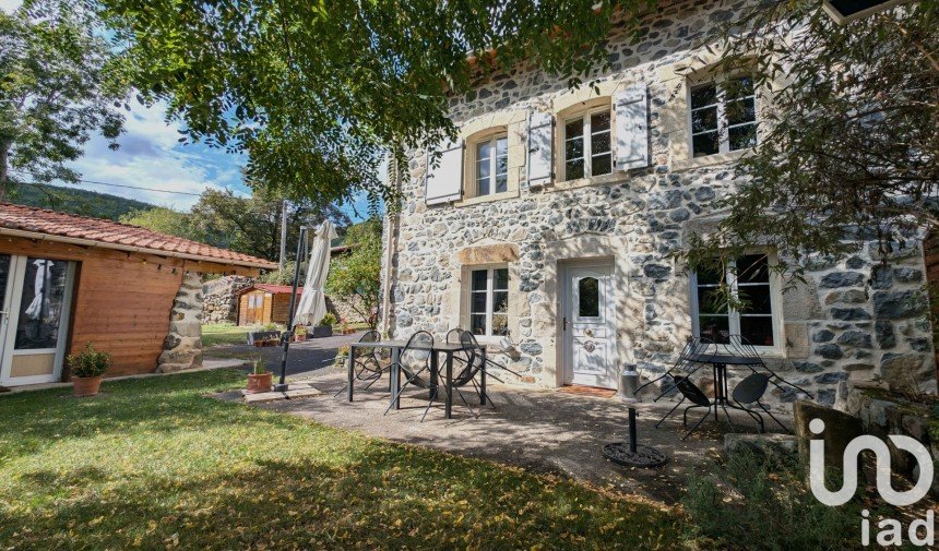 Maison de campagne 4 pièces de 115 m² à Vorey (43800)