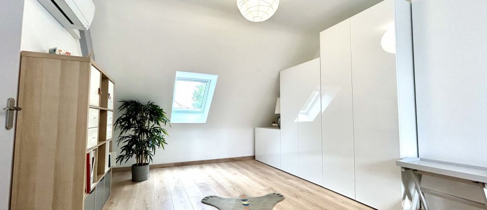 Maison 5 pièces de 110 m² à Saint-Cyr-sur-Loire (37540)