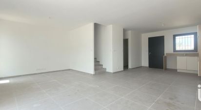 Maison 4 pièces de 89 m² à Piolenc (84420)