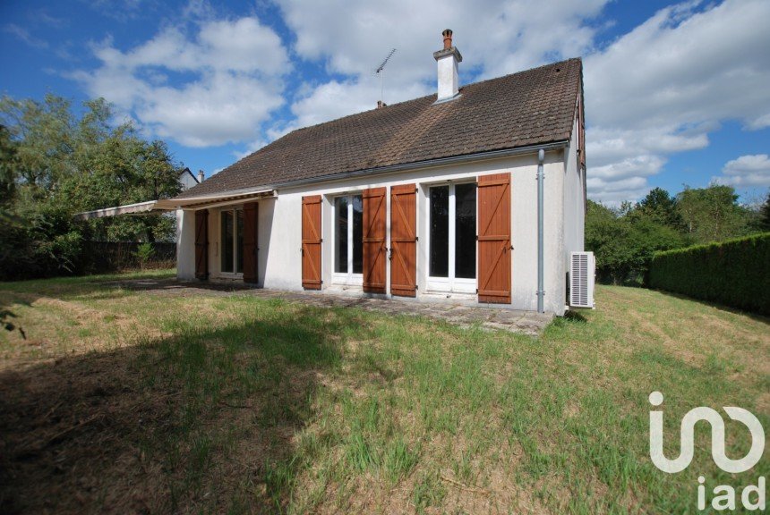 House 5 rooms of 148 m² in Ouzouer-sur-Trézée (45250)