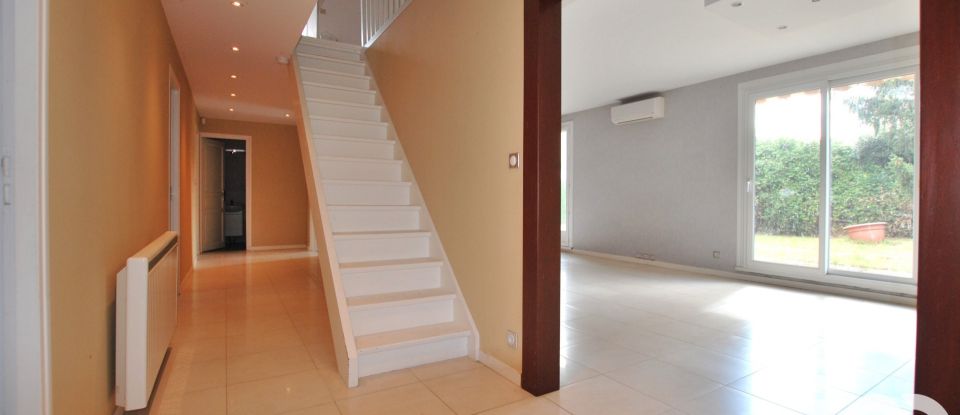 Maison 5 pièces de 148 m² à Ouzouer-sur-Trézée (45250)