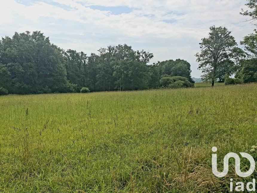 Land of 1,310 m² in Saint-Junien (87200)