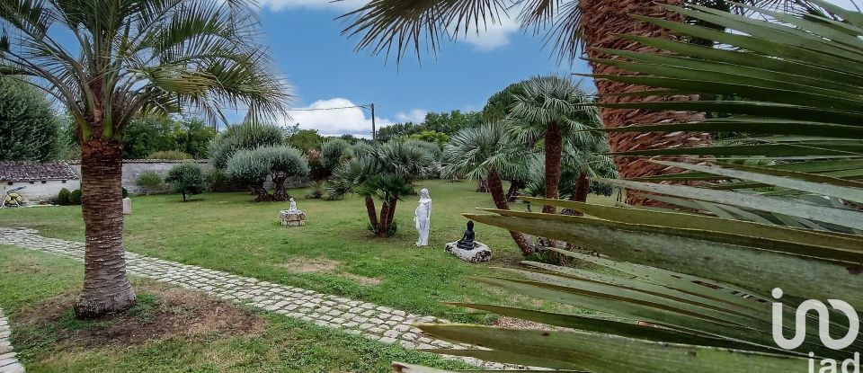 Domaine 10 pièces de 450 m² à Fontcouverte (17100)