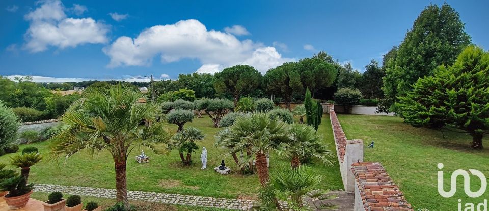 Domaine 10 pièces de 450 m² à Fontcouverte (17100)