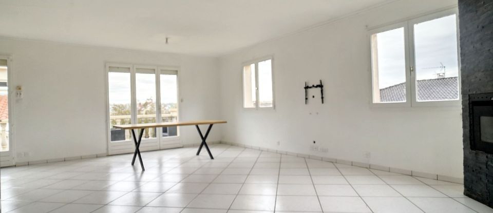 House 4 rooms of 105 m² in Francheville (69340)