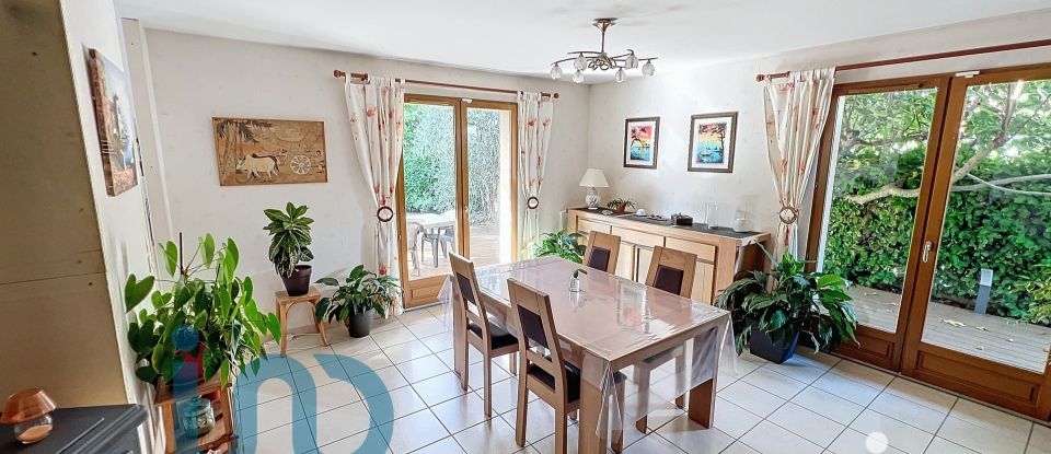 Maison traditionnelle 5 pièces de 105 m² à Bons-en-Chablais (74890)