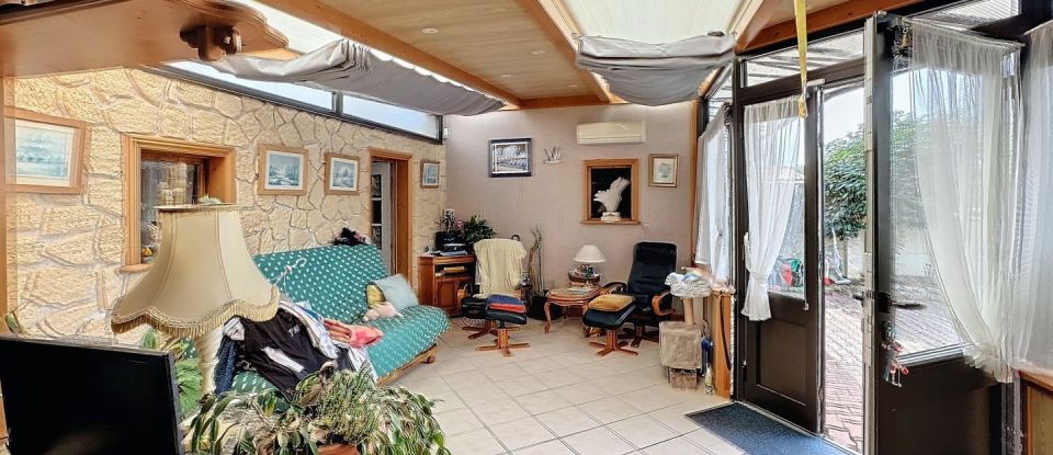 House 4 rooms of 138 m² in Saint-Michel (16470)