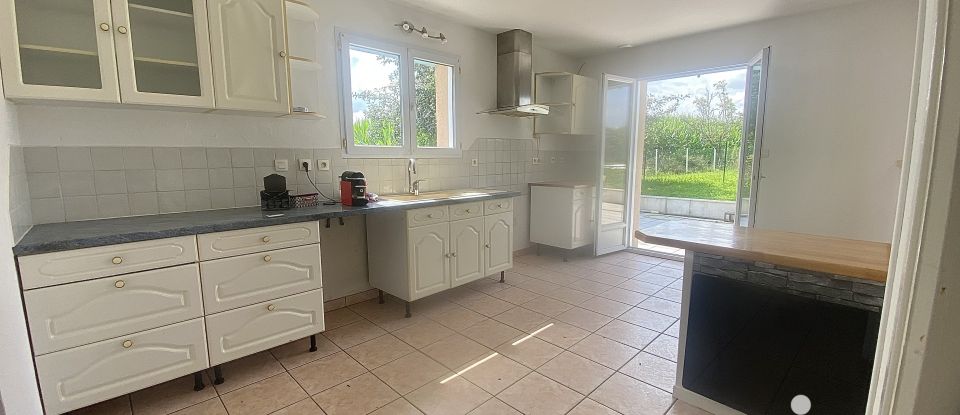 Maison 5 pièces de 150 m² à Sauvagnon (64230)