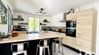 Maison 8 pièces de 190 m² à Saint-Cyr-sur-Loire (37540)