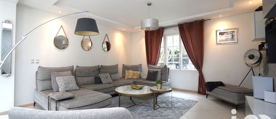 Maison traditionnelle 7 pièces de 202 m² à Aulnay-sous-Bois (93600)