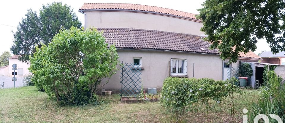 House 5 rooms of 93 m² in Faye-l'Abbesse (79350)