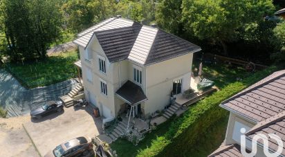 Maison 5 pièces de 105 m² à Échenevex (01170)