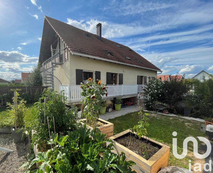 House 6 rooms of 126 m² in Urschenheim (68320)