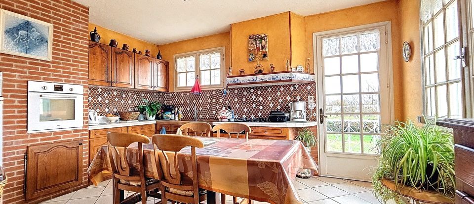 House 8 rooms of 170 m² in Montauban (82000)