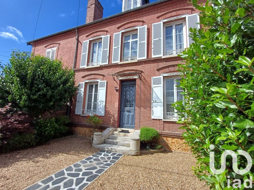 Maison de ville 9 pièces de 164 m² à Évreux (27000)