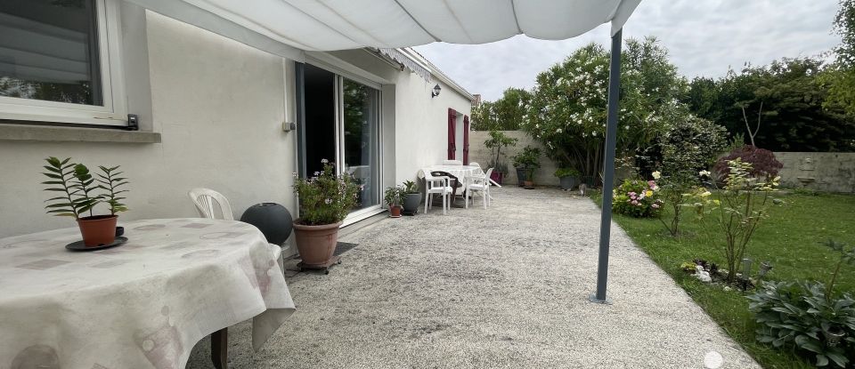 House 5 rooms of 105 m² in Semussac (17120)