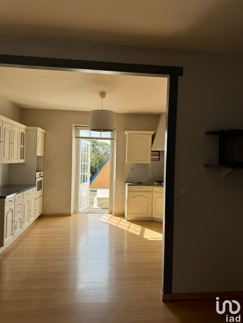 Apartment 4 rooms of 63 m² in Crozon (29160)