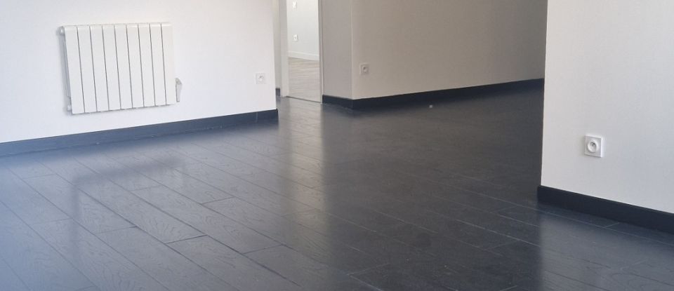 Appartement 4 pièces de 69 m² à Saint-Genest-Lerpt (42530)