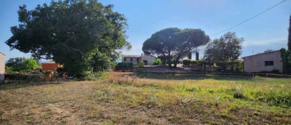 Terrain de 1 214 m² à Fréjus (83600)