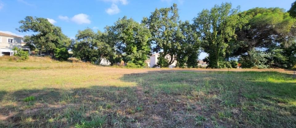 Terrain de 1 214 m² à Fréjus (83600)