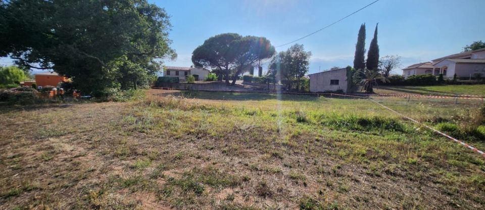 Terrain de 1 214 m² à Fréjus (83600)