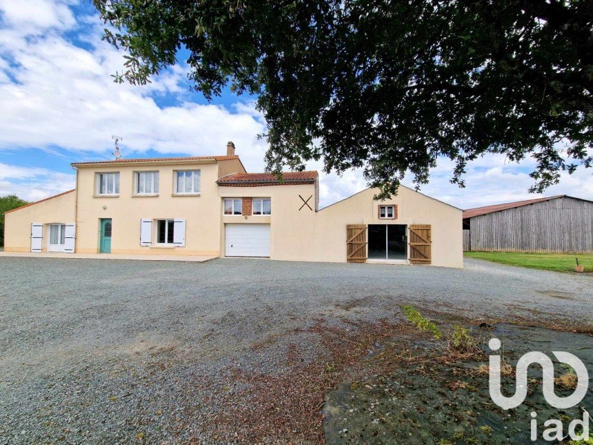 House 5 rooms of 135 m² in La Merlatière (85140)