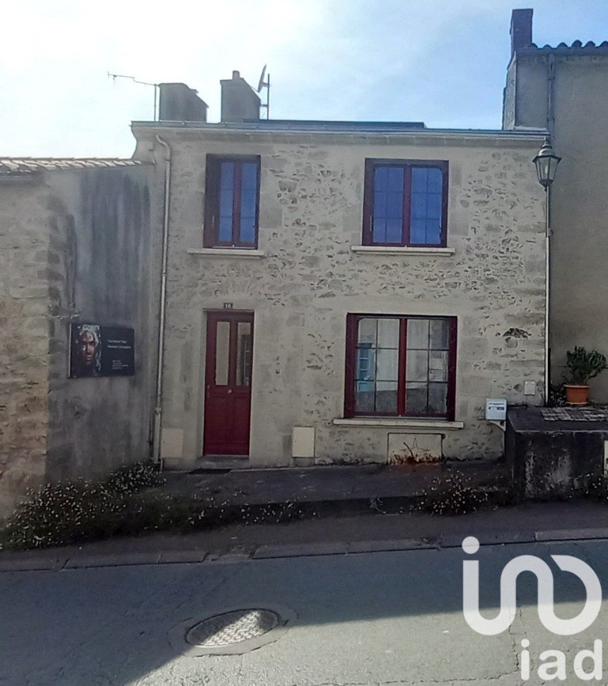 House 5 rooms of 98 m² in Beaulieu-sous-la-Roche (85190)