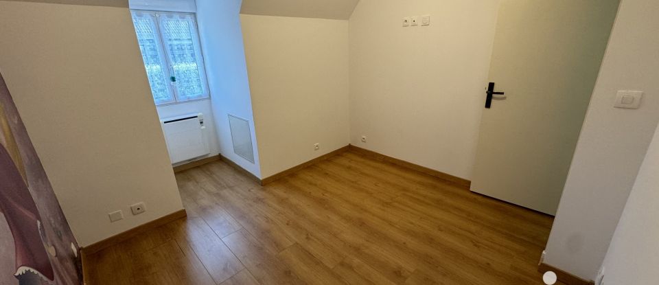 Maison 6 pièces de 124 m² à Saint-Mesmes (77410)