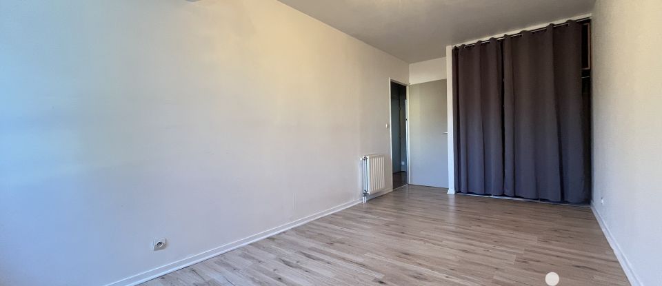 Town house 4 rooms of 84 m² in Bailly-Romainvilliers (77700)