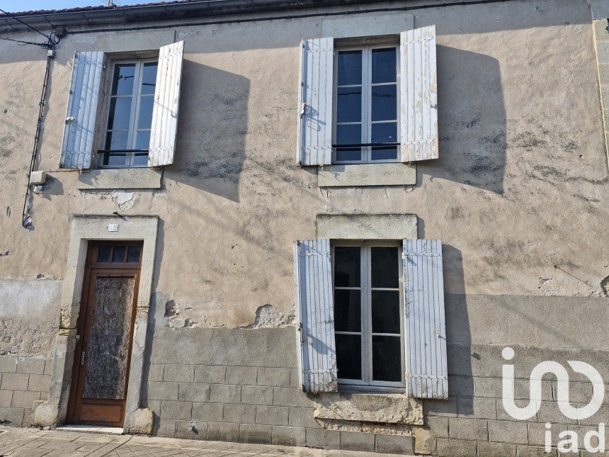 Town house 4 rooms of 70 m² in Sainte-Foy-la-Grande (33220)